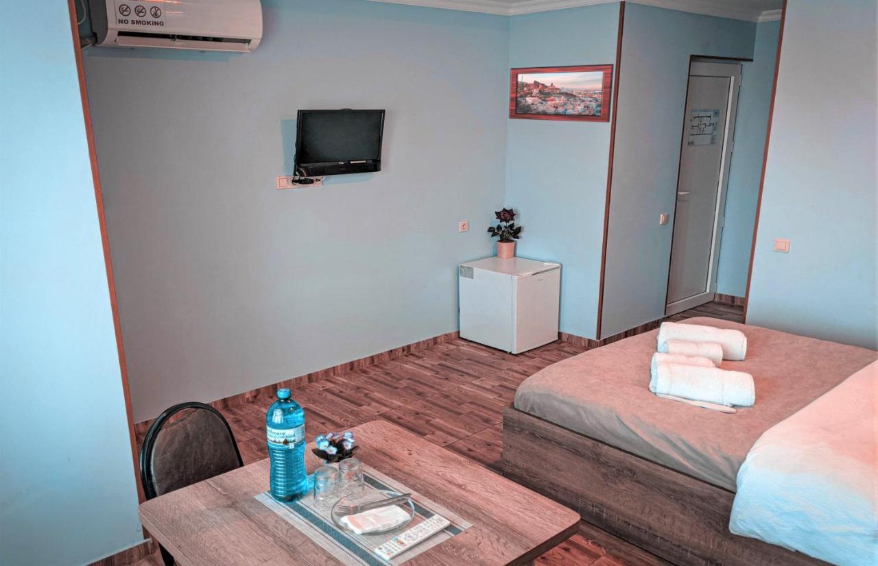 Tbilisi Airport Hotel - Atu Bagian luar foto