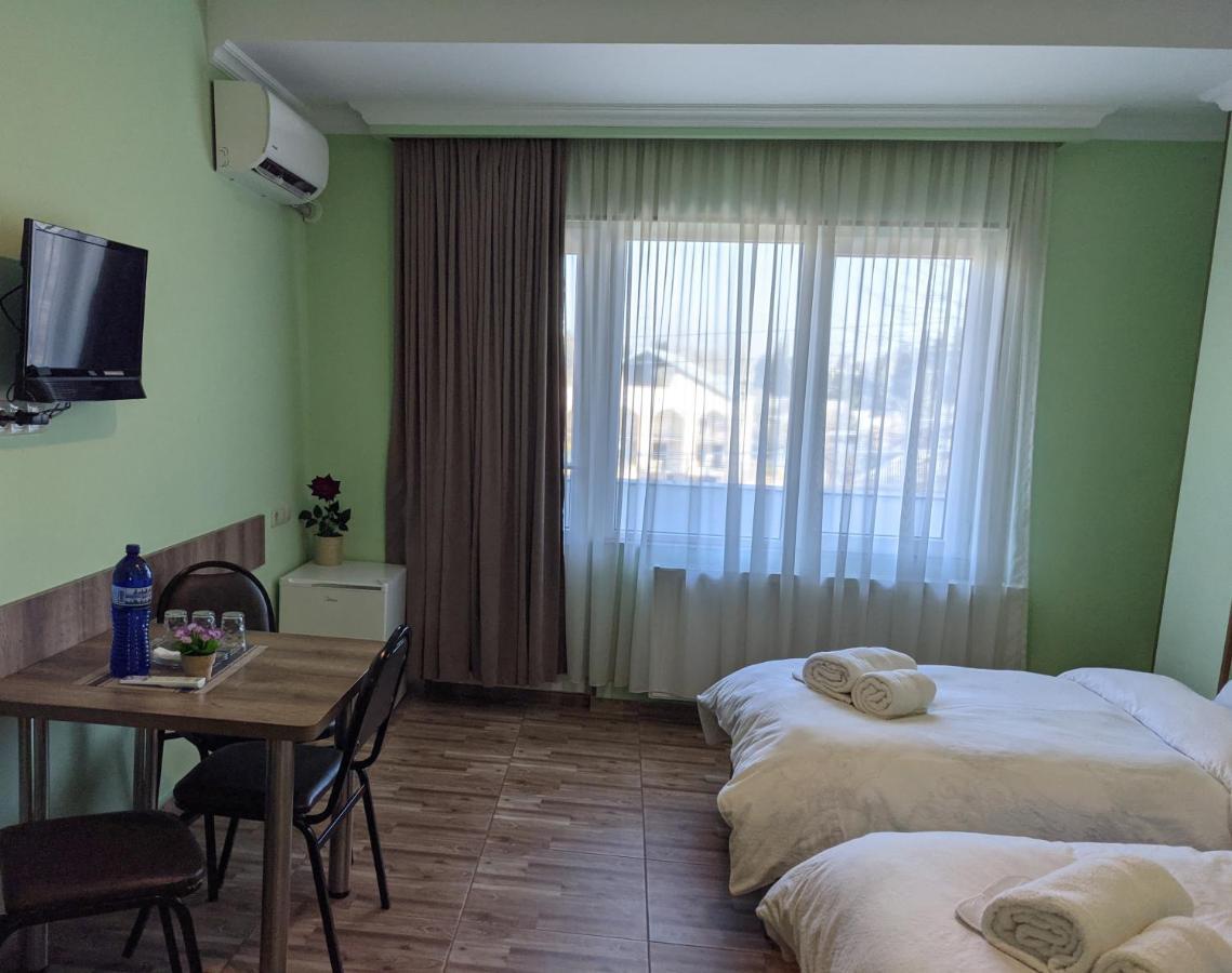 Tbilisi Airport Hotel - Atu Bagian luar foto