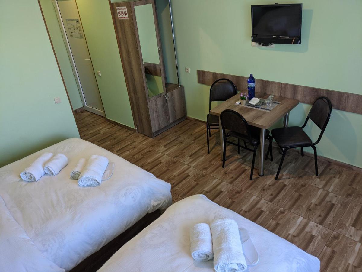 Tbilisi Airport Hotel - Atu Bagian luar foto